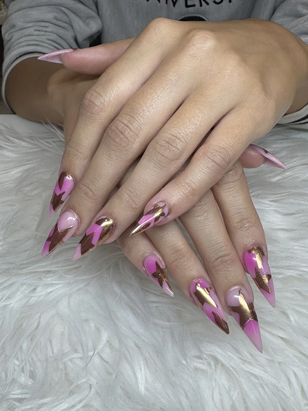 Pinky Nail Bar